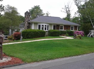 8 Frisbie St, New Fairfield, CT 06812