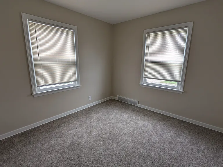 807 Thurman St — Photo 6