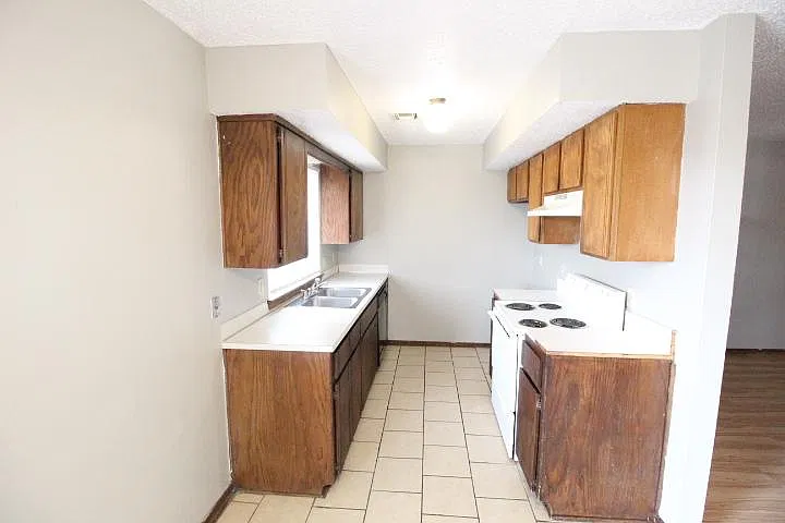2 bed, 1000 sqft, $850 — Photo 3