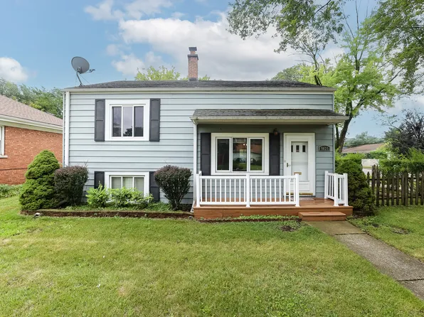 9039 Southview Ave, Brookfield, IL 60513