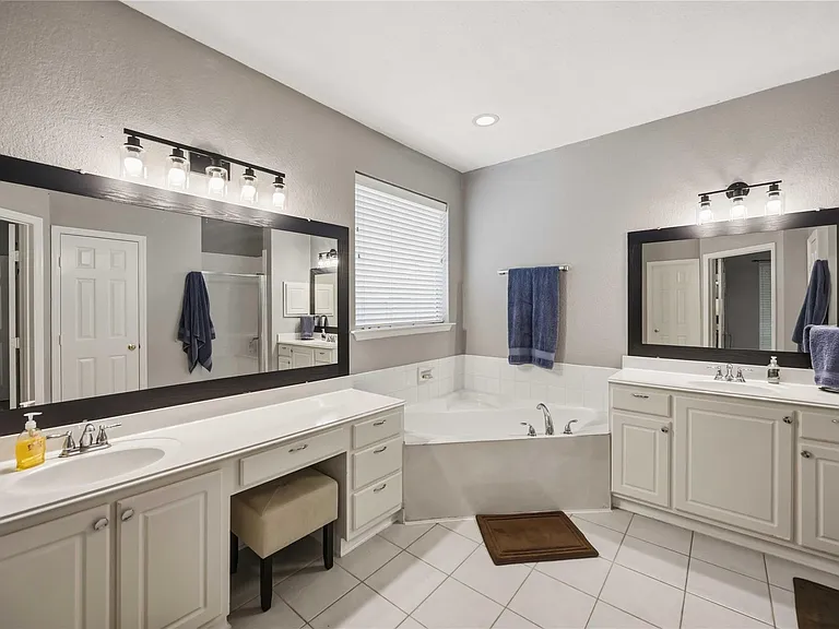3711 Hill Family Ln — Photo 15