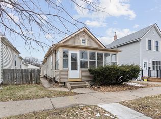 1231 Woodbridge St, Saint Paul, MN 55117