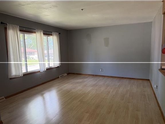 4th image of 4111 Yale Dr