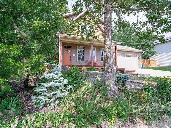 3rd image of 2509 N Wilderness Ln