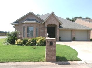 1301 Twisted Oak Ave, Enid, OK 73703