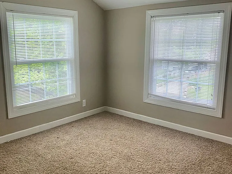 200-202 Rudolph Dr — Photo 8