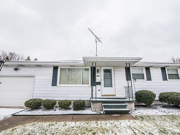 4th image of 3925 Cambridge Ave