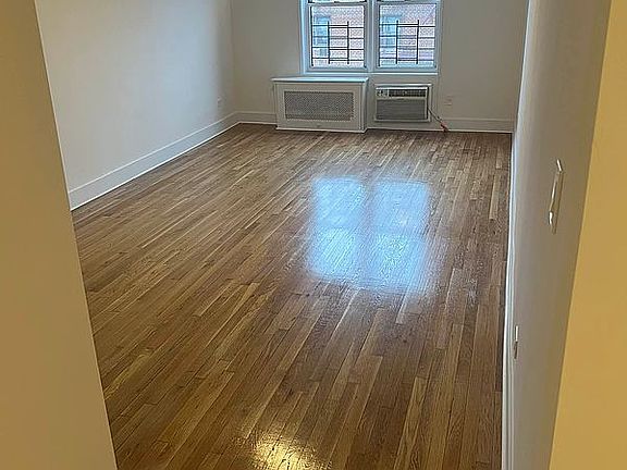 3rd image of 51-33 Goldsmith St #7A