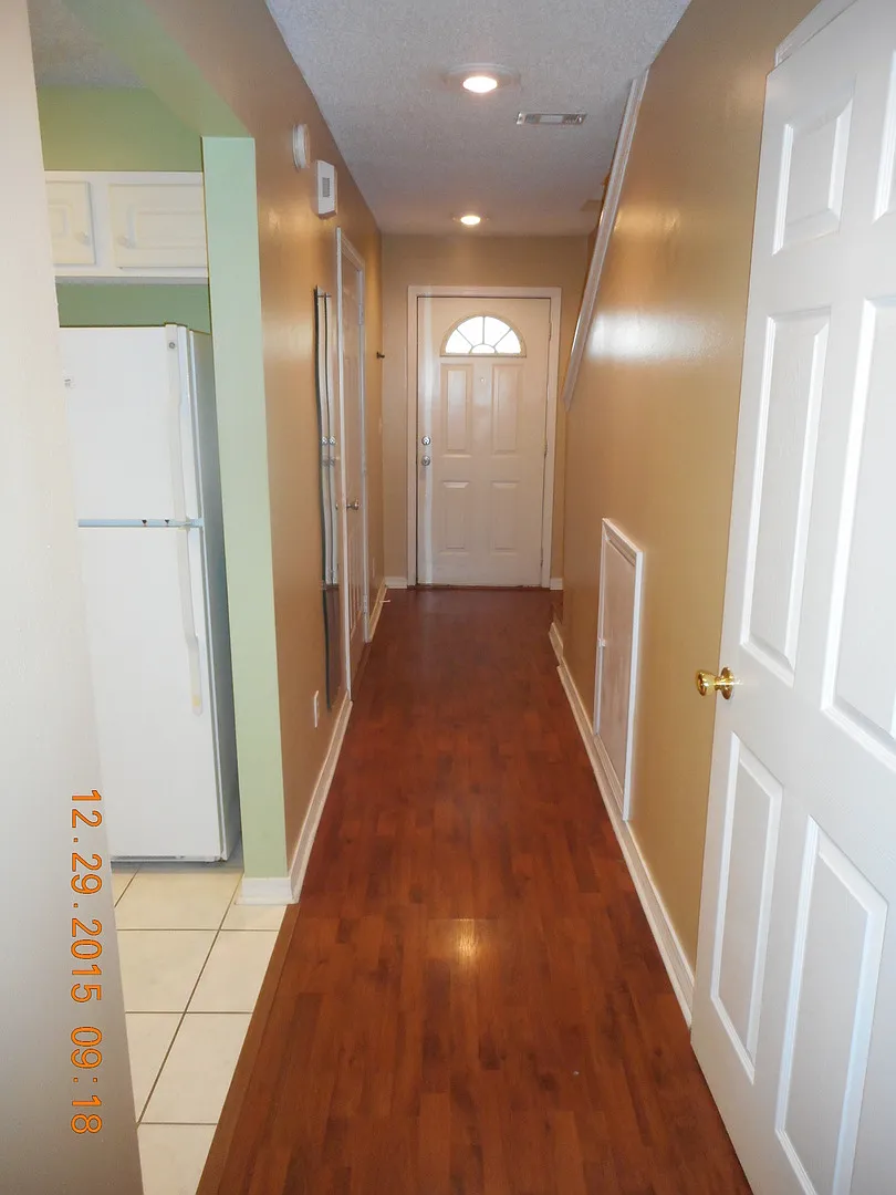 Great 2 Bedroom Townhouse in Mary Esther! — Photo 2