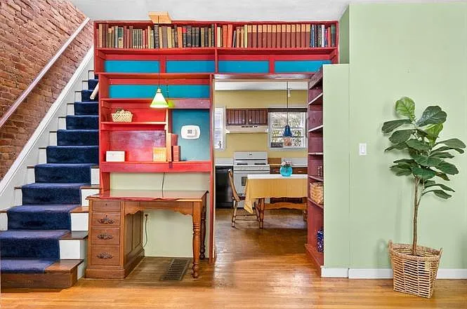 2 Livermore Pl — Photo 2