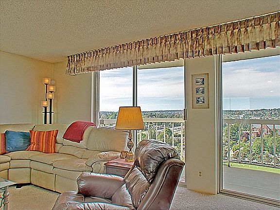 4th image of 4540 8th Ave NE APT 1705