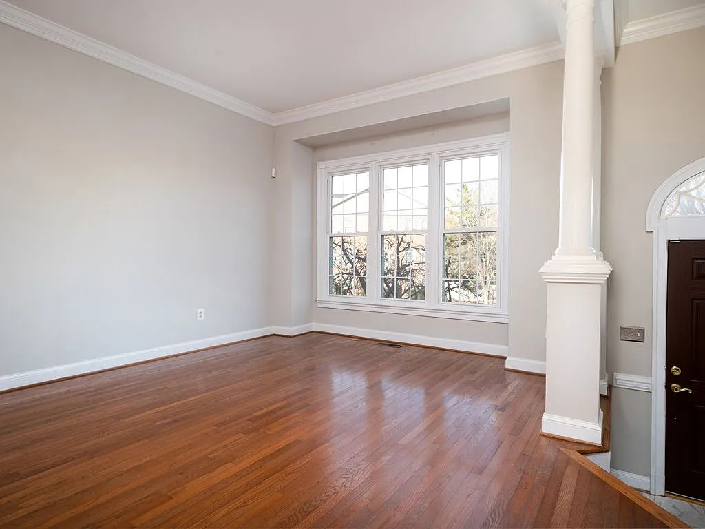 3 bed, 3.5 bath, 1858 sqft, $3,850 — Photo 3