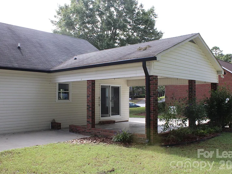 2212 Crosswinds Ct — Photo 29