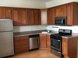 716 Main St APT 3W, Evanston, IL 60202