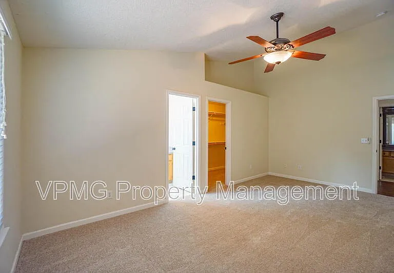 2115 NW 143rd Cir — Photo 27