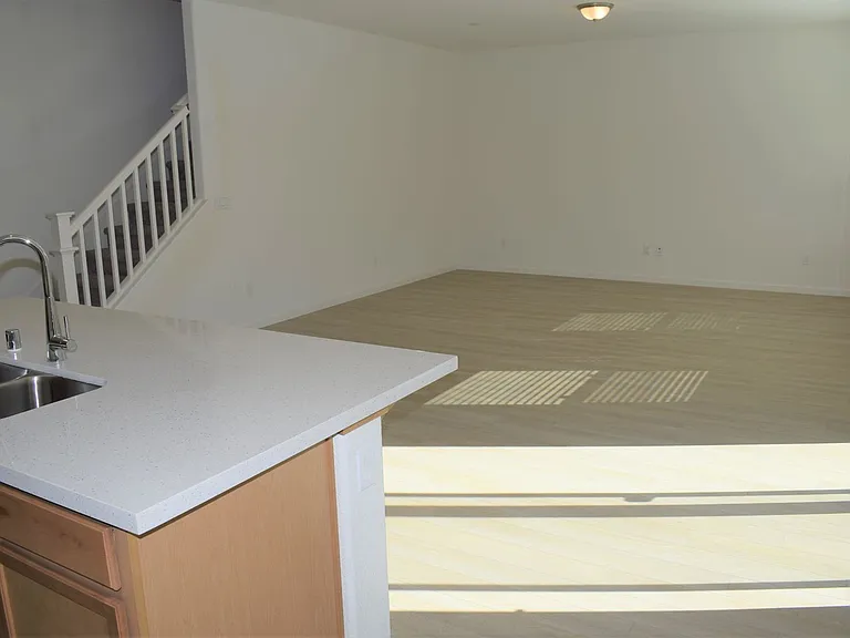 60 Molveno Dr — Photo 5