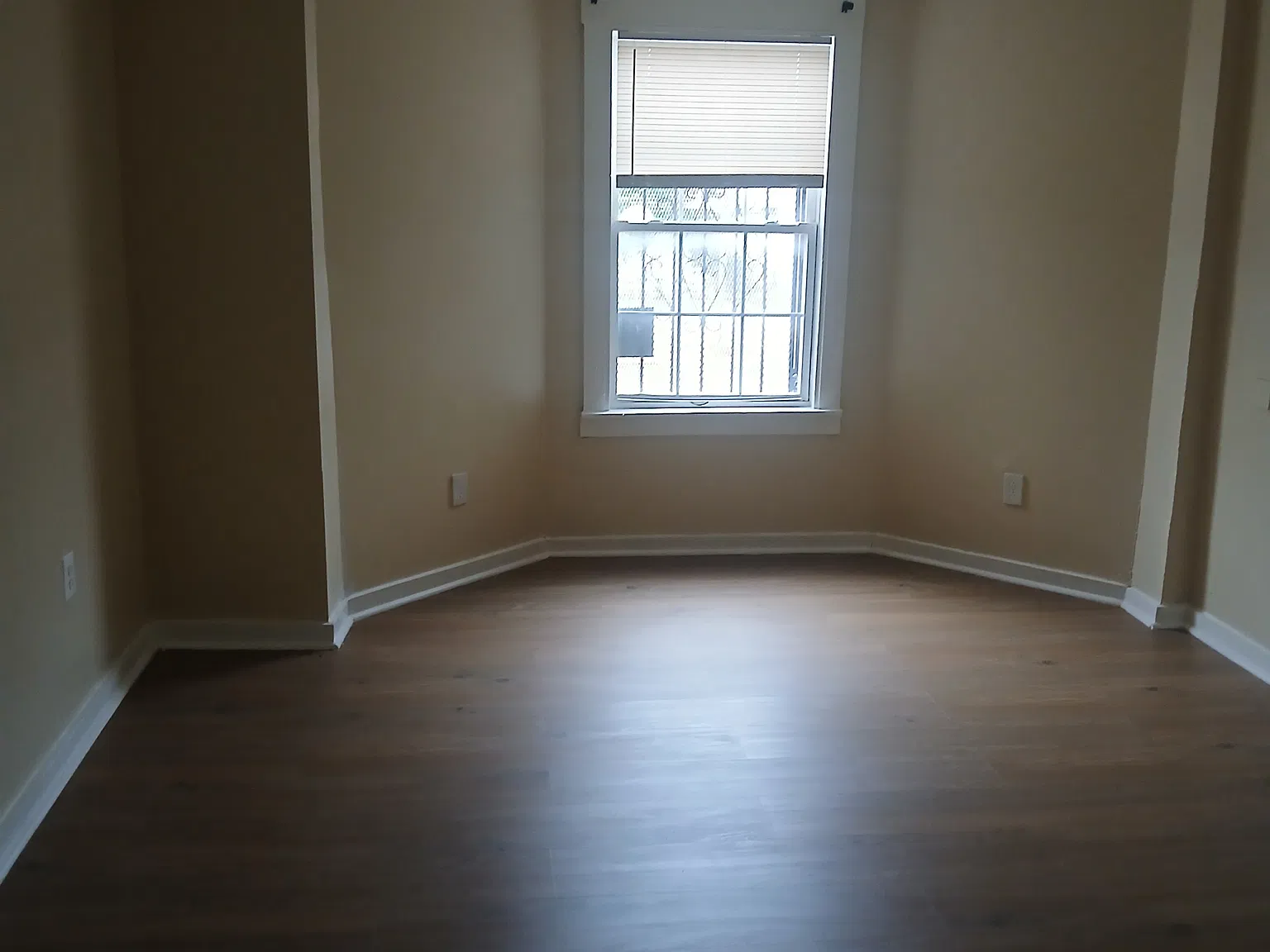 4 bed, 1435 sqft, $2,000 — Photo 3