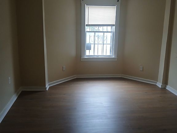 3rd image of 913 N 5th St