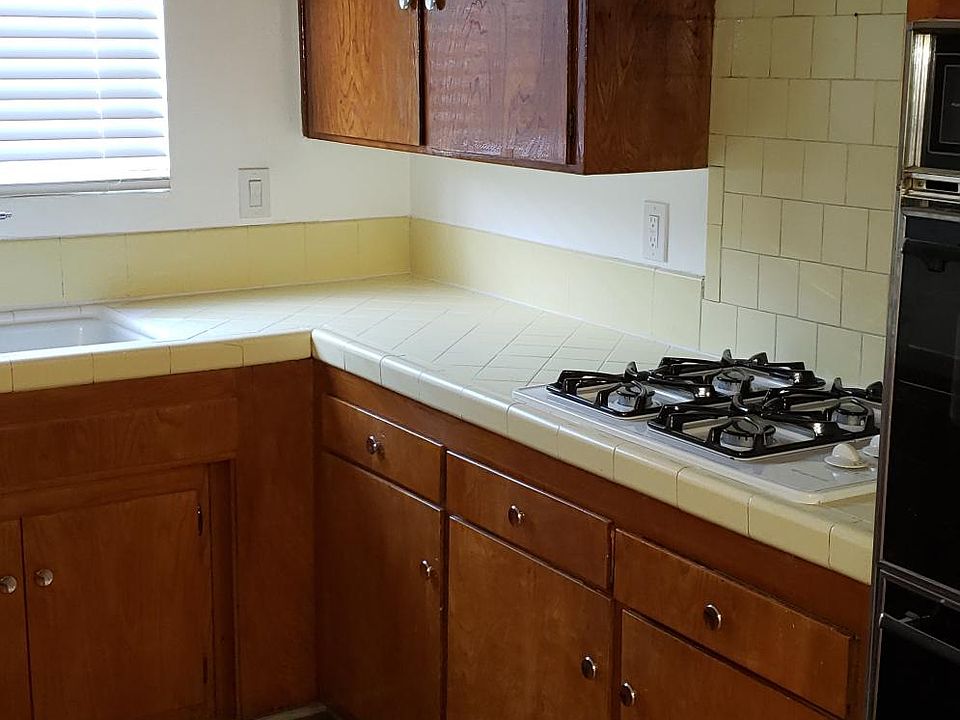 1st image of 528 N 21st St