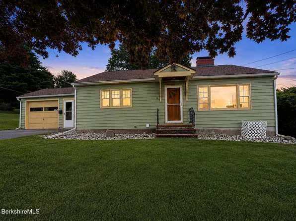 16 Anthony St, Adams, MA 01220