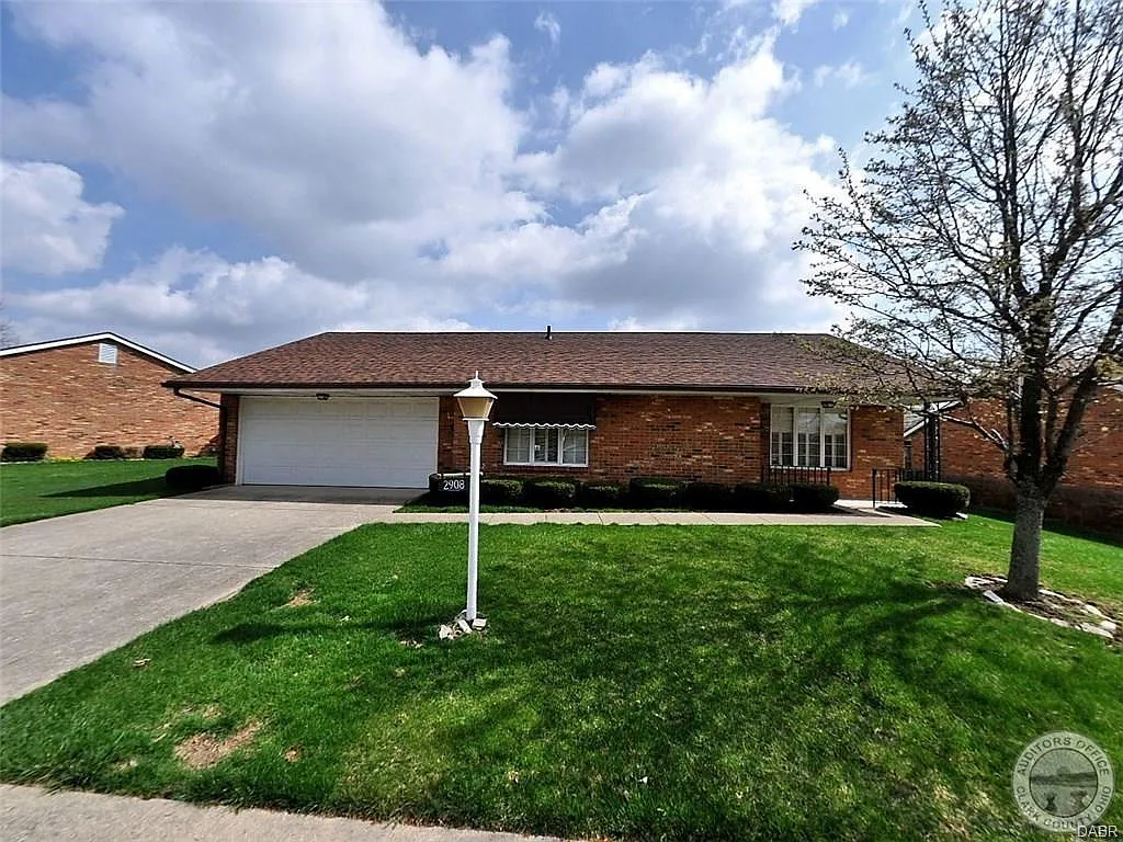 2908 Avery Cir photo 1