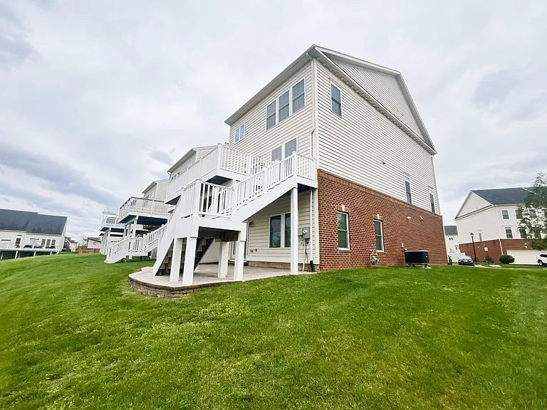 21274 Park Grove Ter — Photo 3