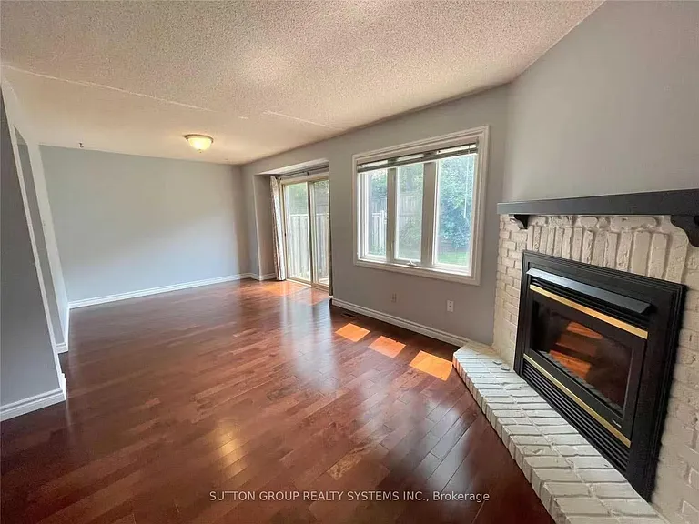 2275 Credit Valley Rd #100 — Photo 7