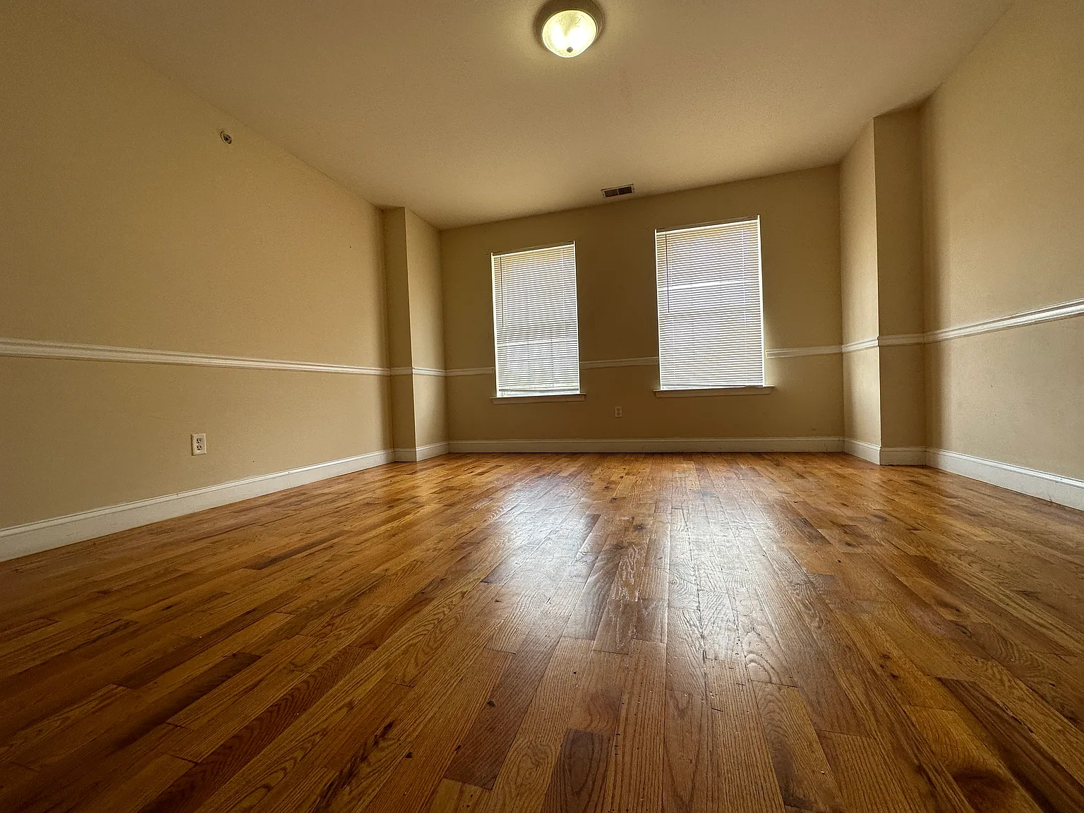 4 bed, 2805 sqft, $600 — Photo 3