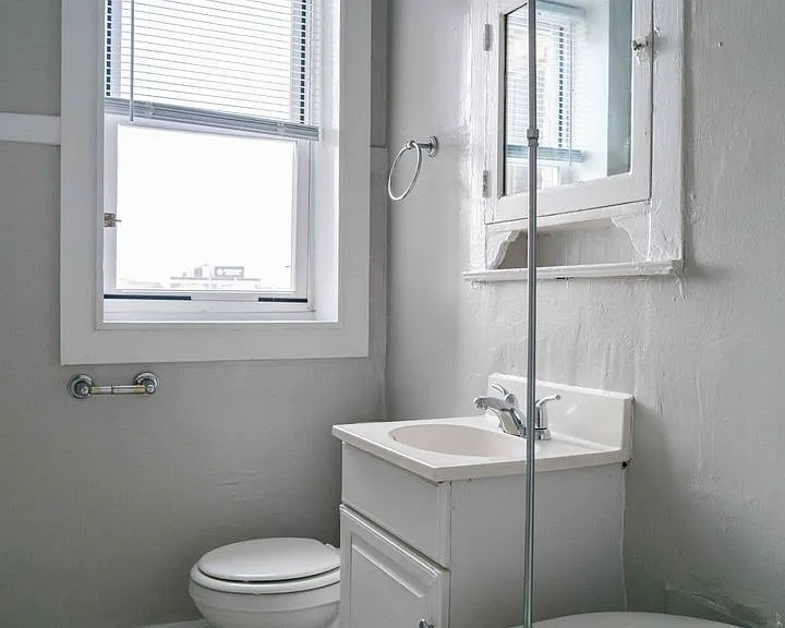 1468 W Argyle St #3F — Photo 11