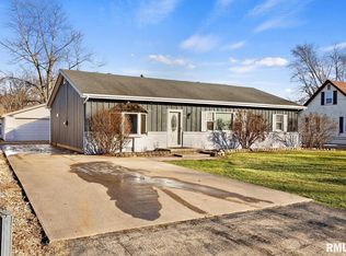 108 Loren St, Washington, IL 61571