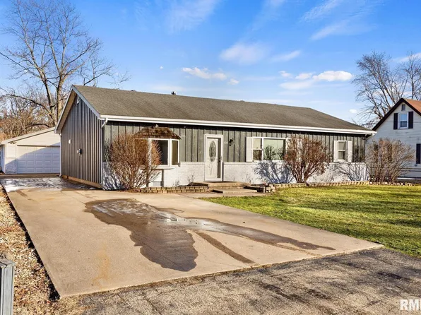 108 Loren St, Washington, IL 61571