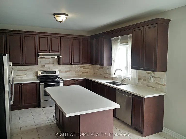 39 Daleridge Cres — Photo 7