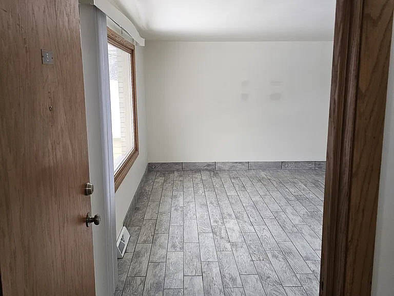 8835 N Swan Rd #6 — Photo 6