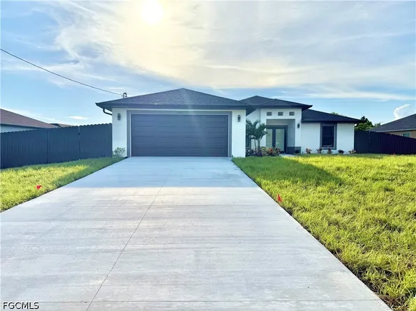 3006 NW Douglas Cir, Cape Coral, FL 33993