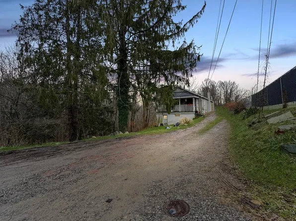 335 Lynwinn Rd, Coal City, WV 25823