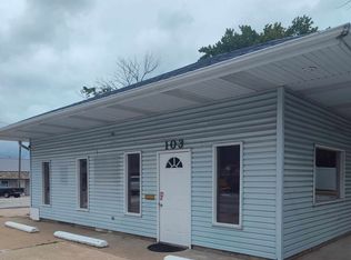 103 E Church St, Aurora, MO 65605