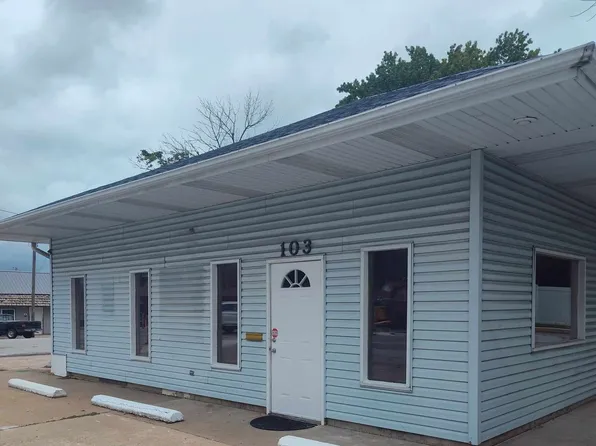 103 E Church St, Aurora, MO 65605