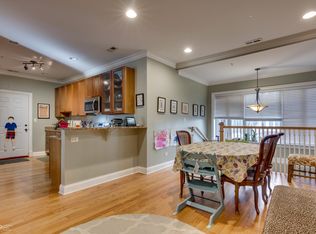 638 Hinman Ave APT 1G, Evanston, IL 60202