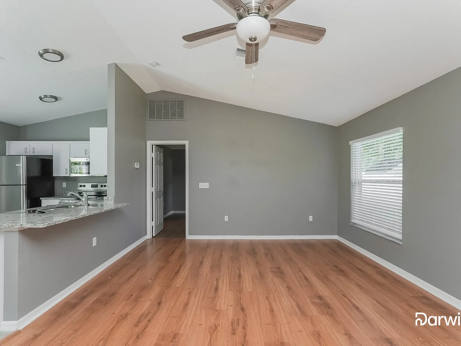 3 bed, 2.0 bath, 1380 sqft, $1,925 — Photo 4