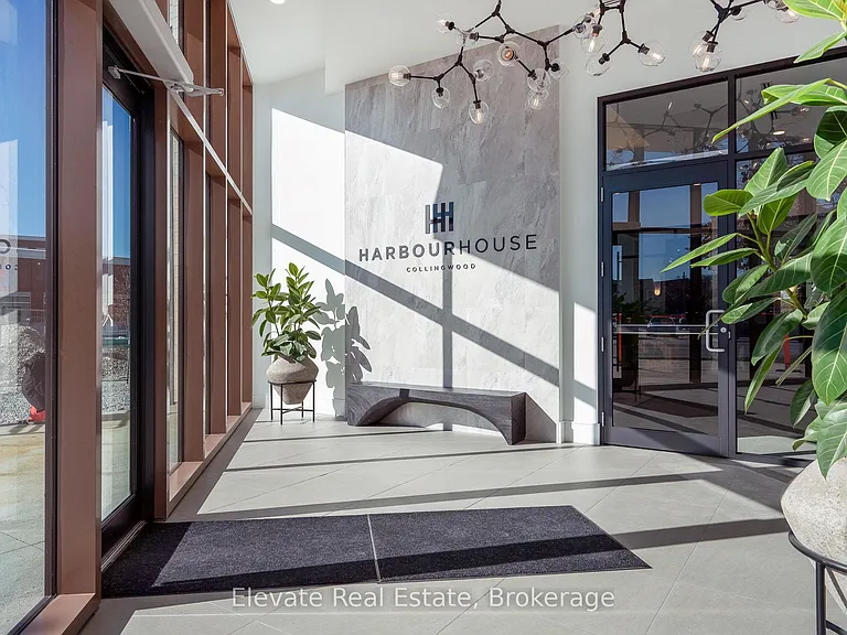 31 Huron St #405 — Photo 2