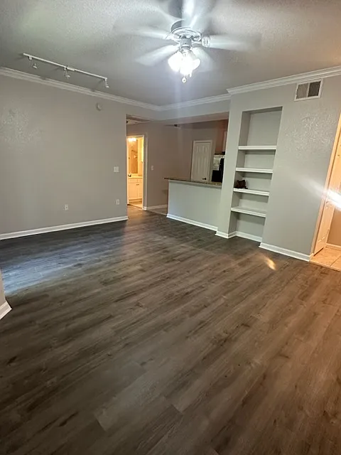 2 bed, 927 sqft, $1,495 — Photo 2