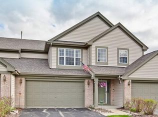 823 Blue Spruce Ct, Lindenhurst, IL 60046