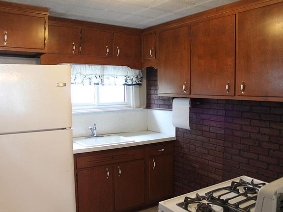 5th image of 654 New Holland Ave