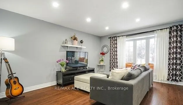 Building Photo - 45 Snowball Cres #UPPER