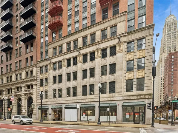 208 W Washington St APT 2007, Chicago, IL 60606