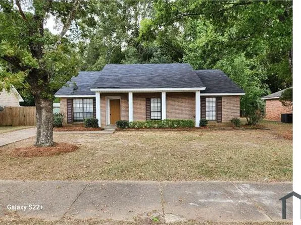 1132 N Burbank Dr, Montgomery, AL 36117