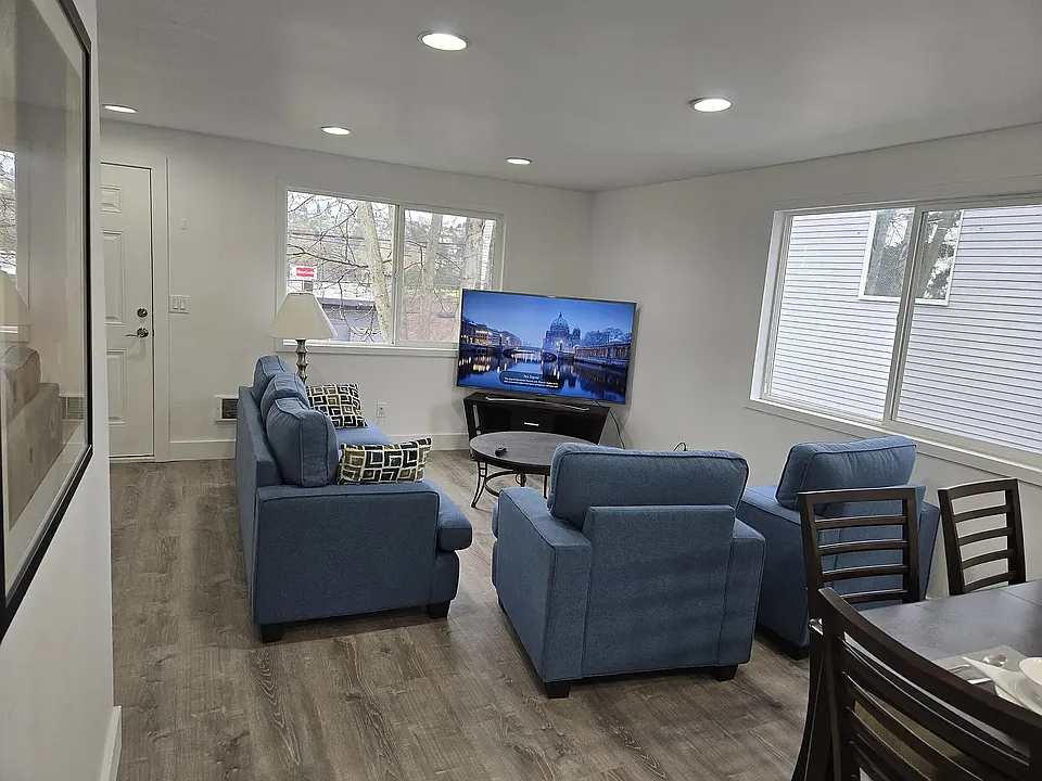2258 15th Ave W