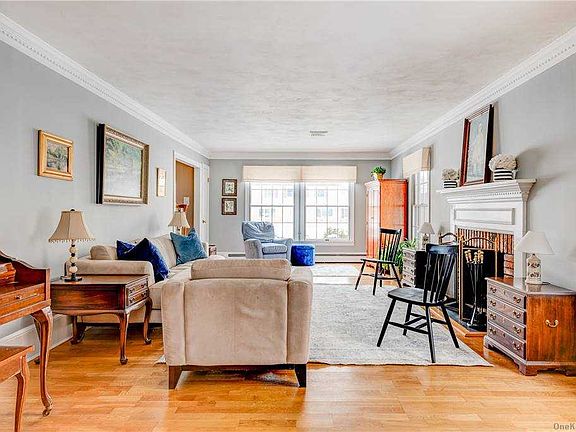 3rd image of 15 Millbrook Dr
