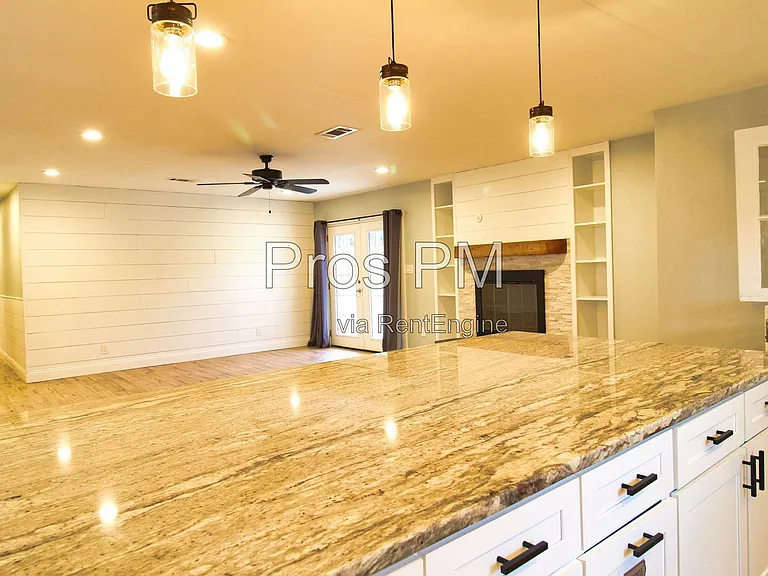 106 Joyce Dr — Photo 4