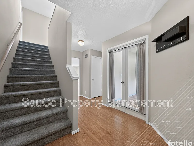 4 bed, 2.5 bath, 2150 sqft, $2,950 — Photo 2